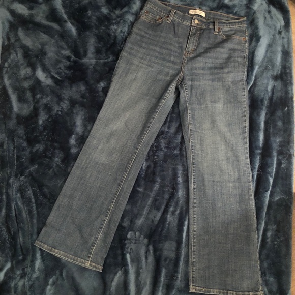 Bootcut Levi’s Jeans - Picture 2 of 5
